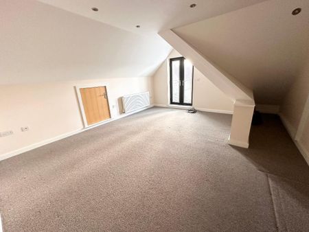 2 bedroom flat to rent - Photo 2