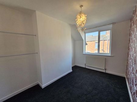 3 bedroom terraced house to rent - Photo 5