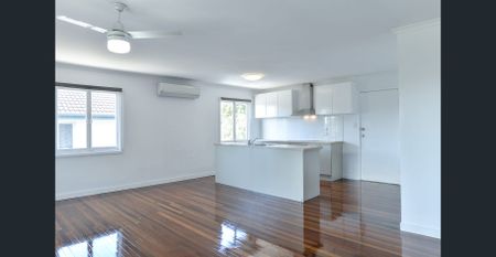 A perfect blend of convenience and low-maintenance style. - Photo 4