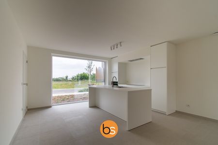 Ruime, lichtrijke rijwoning in een rustige nieuwbouwverkaveling - Photo 4