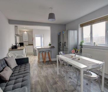 1 bedroom in a house share to rent - Photo 2