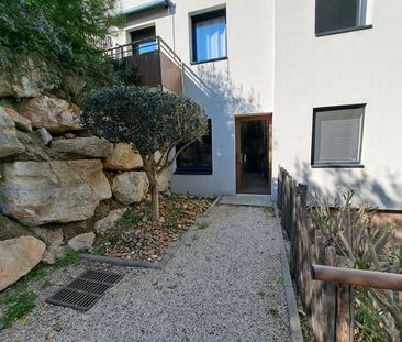 Appartement Villeneuve Les Avignon 1 pièce(s) 22.30 m2 - Place de p... - Photo 3