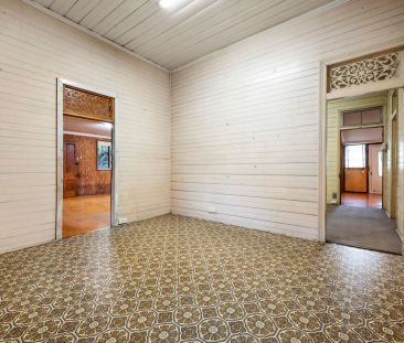 483 Vulture Street East, - Photo 6