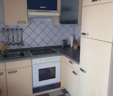 Schicke Dachterrassenwohnung mit Einbauküche, Fußgängerzone zu verm... - Photo 1