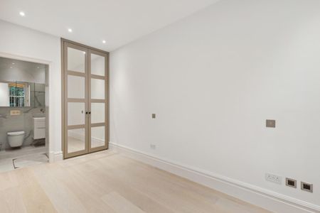 2 bedroom flat in London - Photo 3