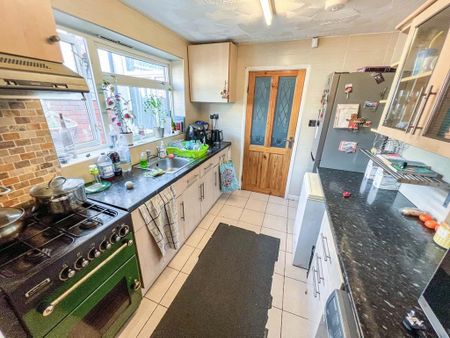 3 bedroom terraced house to rent - Photo 2