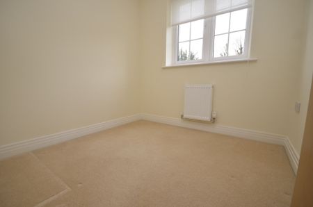 3 bedroom mid terraced house to rent, - Photo 4