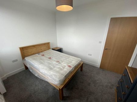 3 bedroom flat to rent - Photo 2