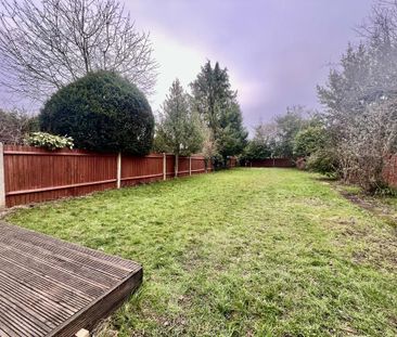 4 bedroom semi-detached house to rent - Photo 5