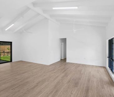 Modern 4-bedroom family home – Clifton Beach - Photo 1