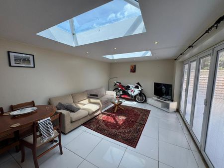 3 bedroom semi-detached house to rent - Photo 4