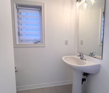 For Lease - 12 Mandley Street, Essa, Ontario - Photo 3