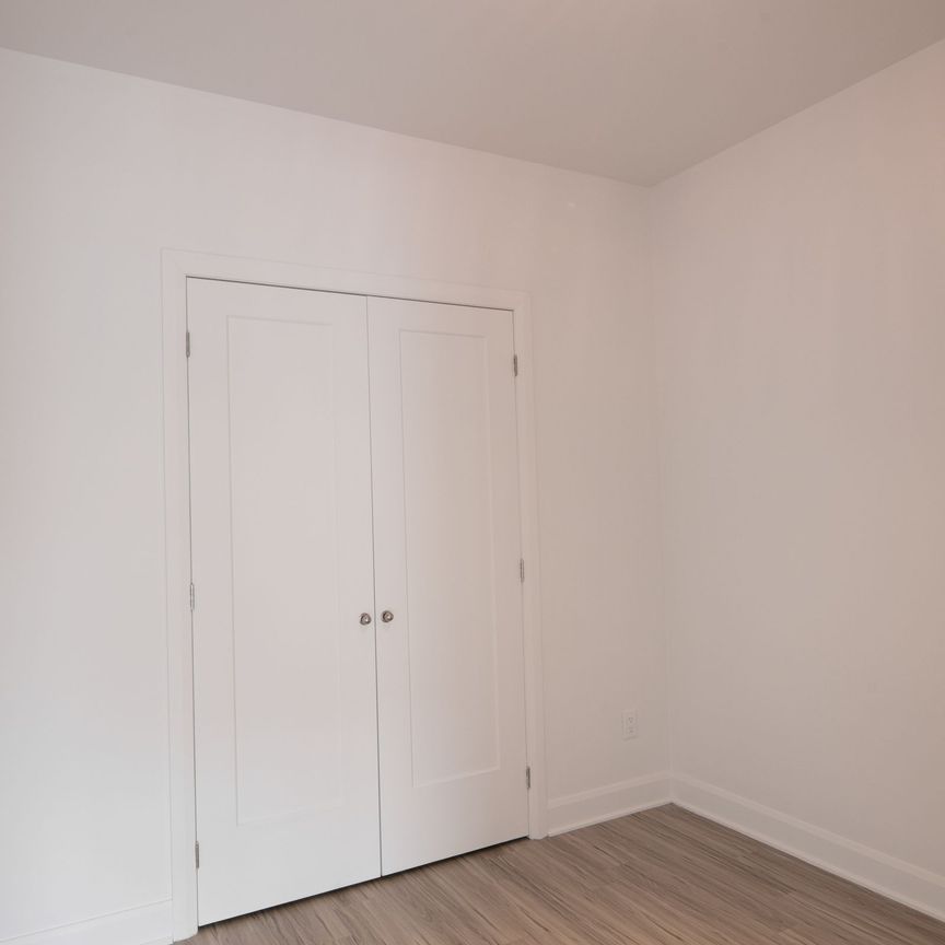 6600 Darlington - Photo 1