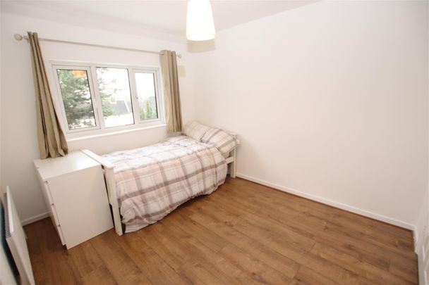 2 bedroom End Terraced to let - Photo 1