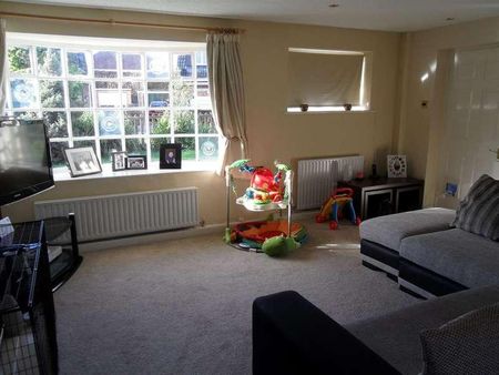 Longwood Crescent, Alwoodley, Leeds, LS17 - Photo 3