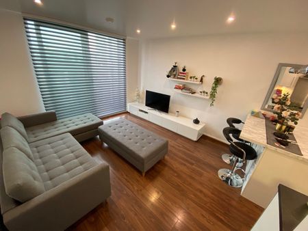 1 Bed Flat, Burgoyne House, TW8 - Photo 2