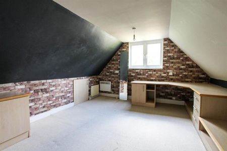 6 bedroom detached house to rent - Photo 4