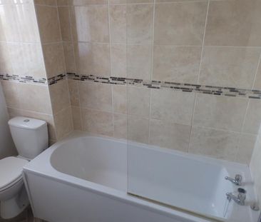 3 bedroom House To Let - Photo 6