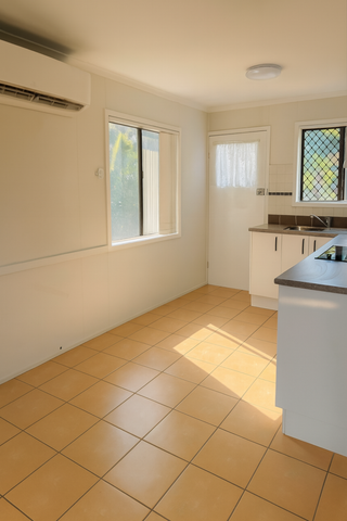 Modern 2 Bedroom Unit in Berserker - Photo 2