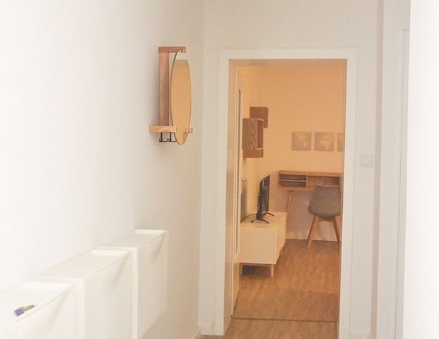 Nähe Barbarossaplatz - Modern möblierte Stadtwohnung - Photo 1