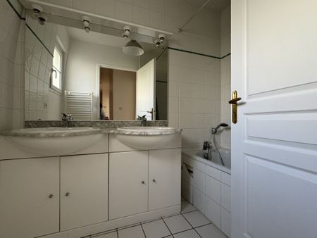 Location Maison 5 pièces 122m² LE BOUSCAT 33110 - Photo 4