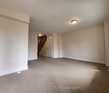 For Lease - 104 Credit Lane, Richmond Hill, Ontario - Photo 3