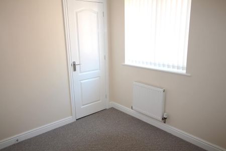 2 bedroom terraced house to rent - Photo 2