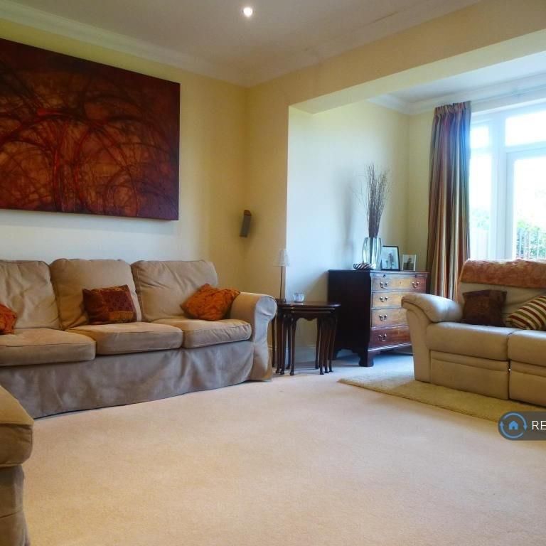 5 bedroom semi-detached house to rent - Photo 1