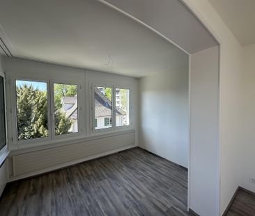 Helle und moderne 4.5-Zimmer-Wohnung mit durchdachtem Grundriss - Photo 1