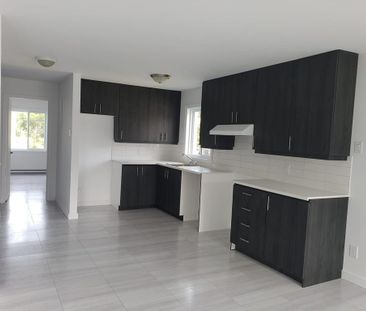 4 1/2 style condo 50 plus - Photo 2
