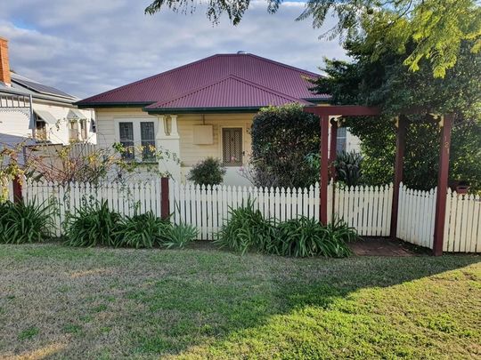 121 Denison Street, Tamworth - Photo 1