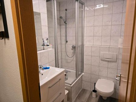 Moderne vollmöblierte Wohnung in eirer ruhigen & zentralen Lage - Photo 5