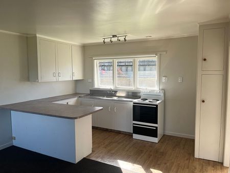 2 Bedroom Unit in Hamilton Central - Photo 3