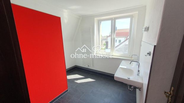 Modernisierte Altbauwohnung mit Holzfußboden - Photo 1