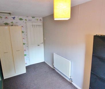 3 bedroom House To Let - Photo 2