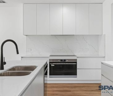 Stunning Family Home in Lara - Photo 3