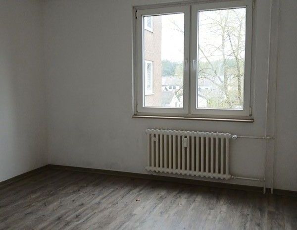 Modernisierte 3-Zimmer Wohnung mit Balkon in Bielefeld Sennestadt! - Photo 1
