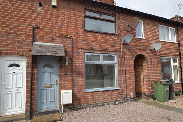 2 bedroom terraced house to rent - Photo 1