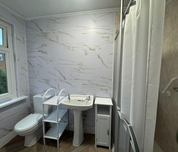 2 bedroom semi-detached house to rent - Photo 2