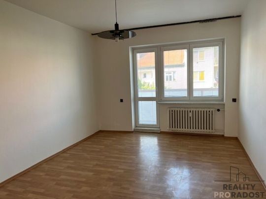 Pronájem bytu 2+1 67 m², Vrchlického, Hodonín - Photo 1