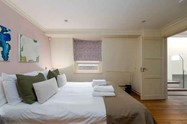 Penthouse, 8 Airlie Gardens, London W8 7AJ, UK, London - Photo 1