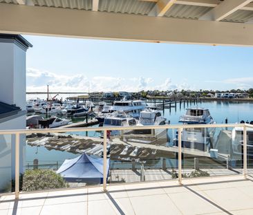 SPACIOUS WATERFRONT VILLA IN PRESTIGIOUS CALYPSO BAY - LUXURY LIVIN... - Photo 1