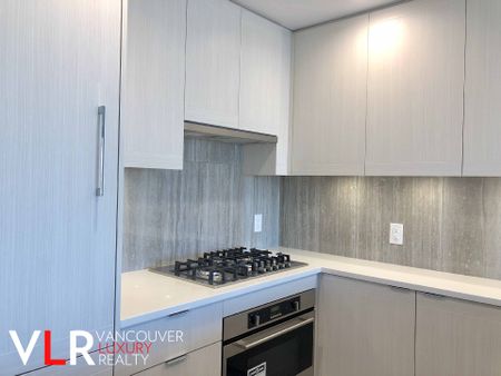 Condo in Burnaby, BC - Photo 5
