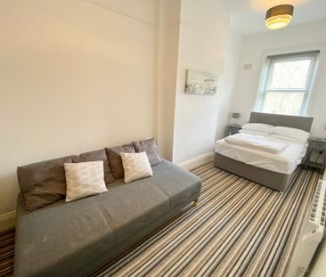 2 bedroom flat to rent - Photo 3