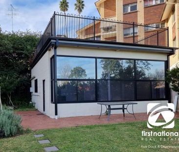RENOVATED 1 BEDROOM FLAT WITH LARGE YARD AND WATER GLIMPSE - Photo 3