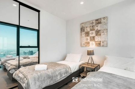 Furnished- Living in the heart of CBD with amazing views! - Photo 5