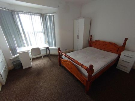 3 bedroom terraced house to rent - Photo 4