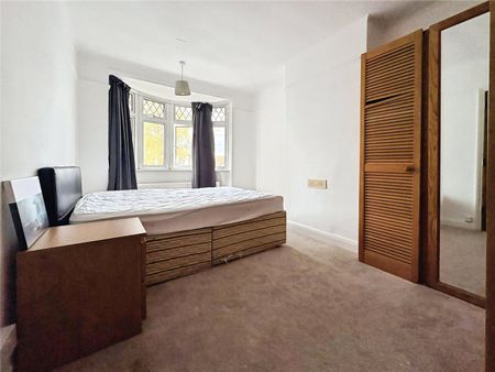 Waverley Avenue, Whitton, TW2 6DJ - Photo 3