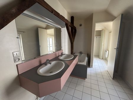 Location Appartement 4 pièces 75m² TROYES 10000 - Photo 4