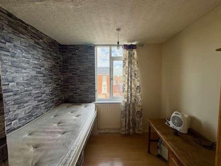 Glenfield Road, Longbenton, Newcastle Upon Tyne, NE12 - Photo 5